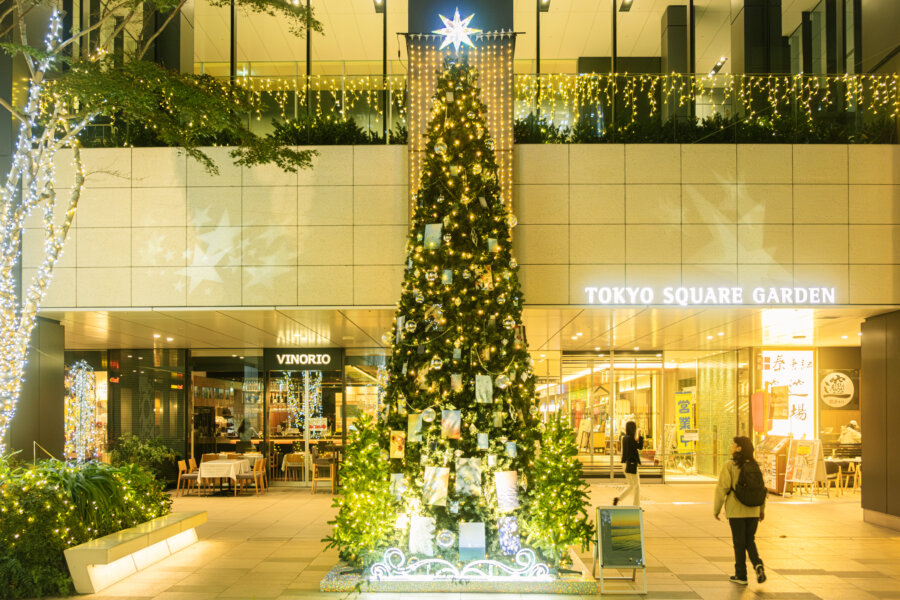 東京スクエアガーデン｜国分真央｜有限会社三幸（TOKYO ACRYL）｜2025 東京スクエアガーデン ウィンターイルミネーション「When Silence Becomes Light　光とつなぐ、透明のとき」