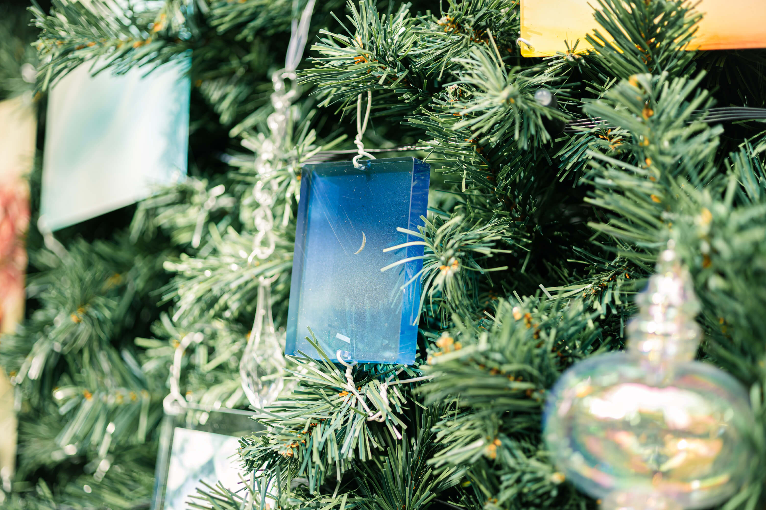 東京スクエアガーデン｜国分真央｜有限会社三幸（TOKYO ACRYL）｜2025 東京スクエアガーデン ウィンターイルミネーション「When Silence Becomes Light　光とつなぐ、透明のとき」